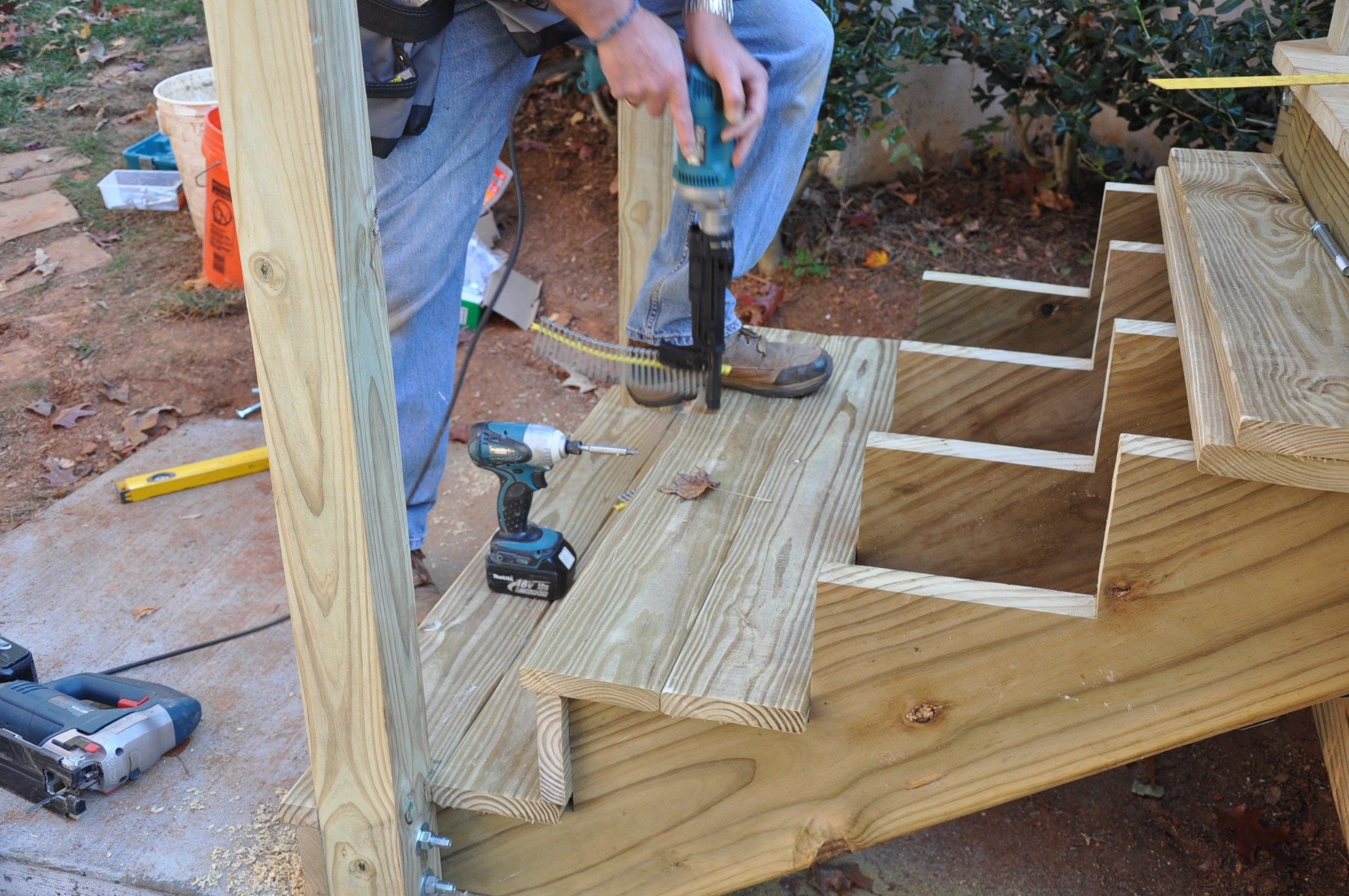 How to Lay Out Deck Stair Stringers | Decks.com