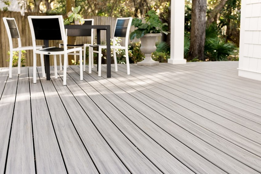 Differences Between PVC & Composite Decking | Decks.com